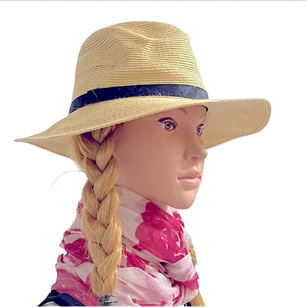 NWOT Aritza Alxiliary Stylish Tan Hat with Black Band Size M|L